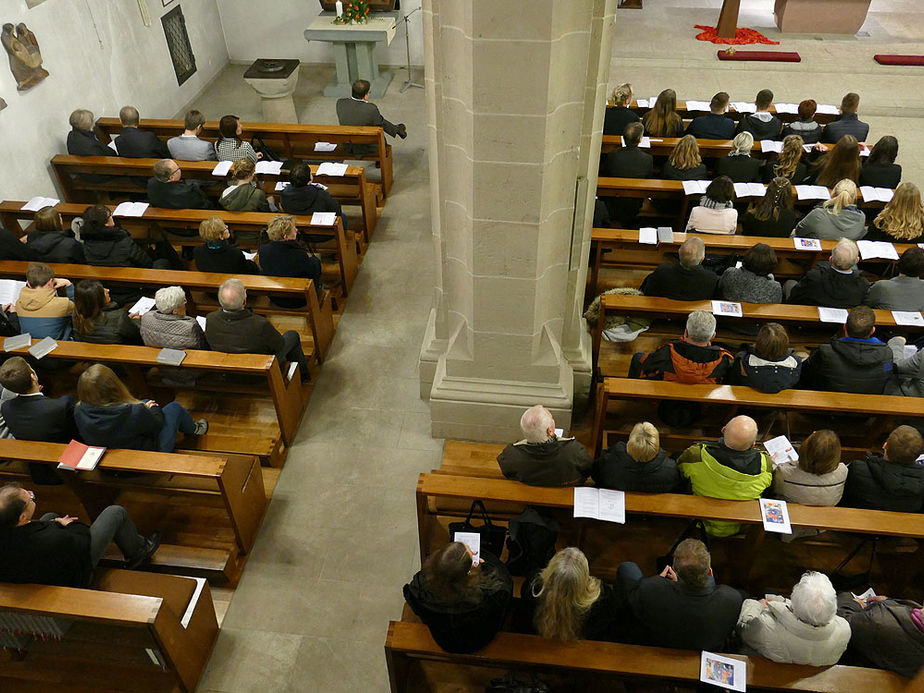 Firmung 2017 in Naumburg (Foto: Karl-Franz Thiede)